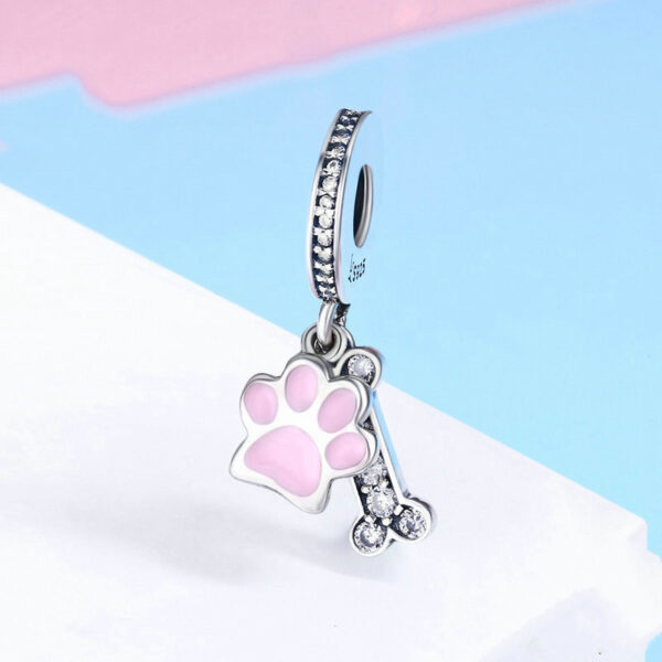 Pinky Paw